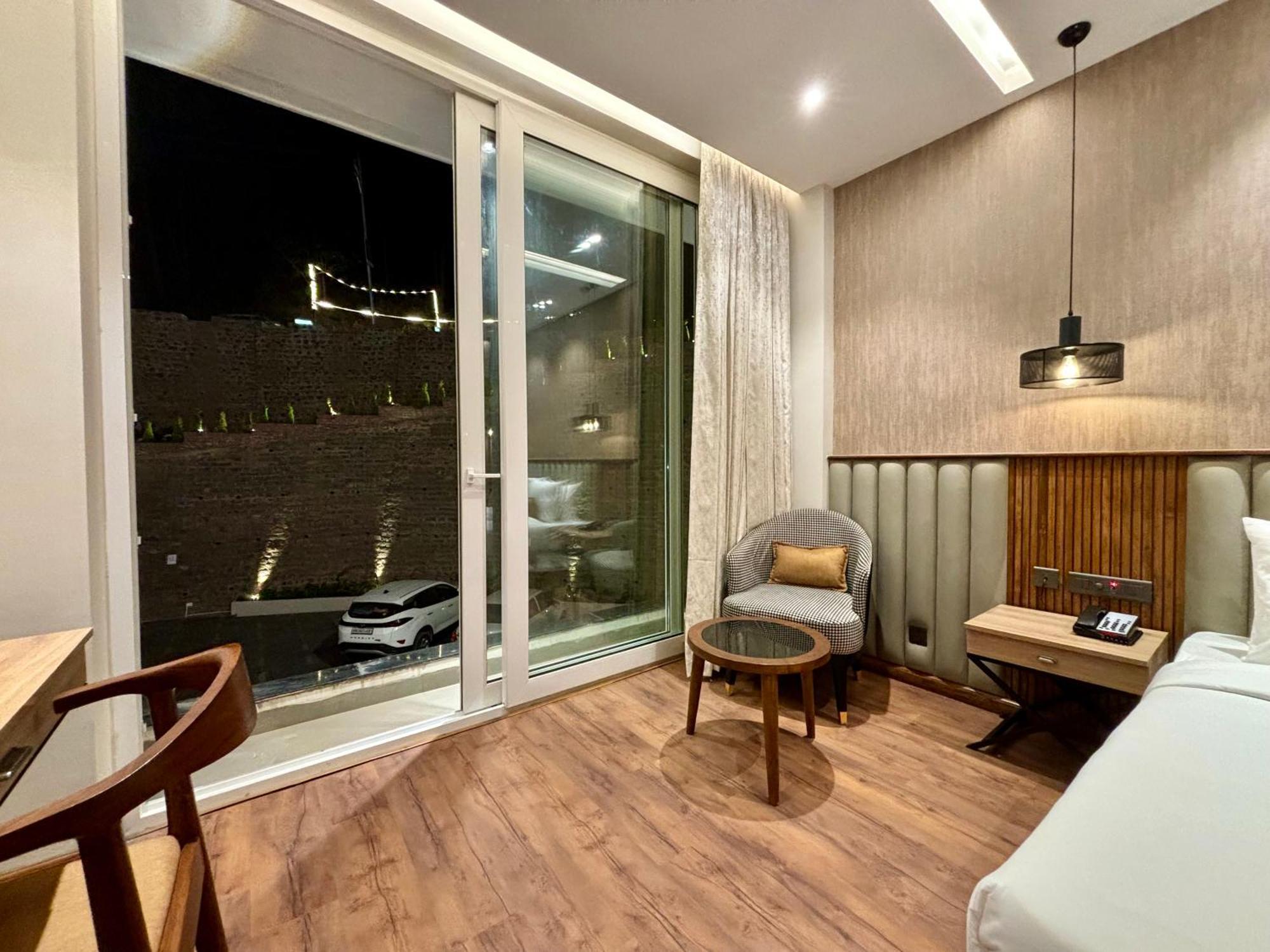 Arnisa Kasauli - A Boutique Hotel Εξωτερικό φωτογραφία